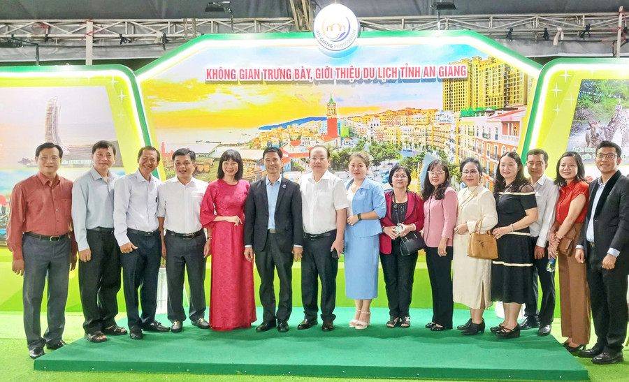 Không gian trưng bày, giới thiệu du lịch tỉnh An Giang tại Ngày hội.