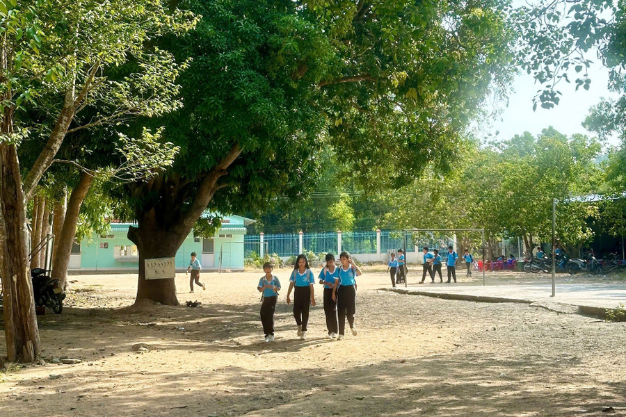 Những ngôi trường nội trú liên cấp sắp được xây dựng được kỳ vọng sẽ tiếp sức để học sinh vững bước đến trường. Ảnh: K.H.