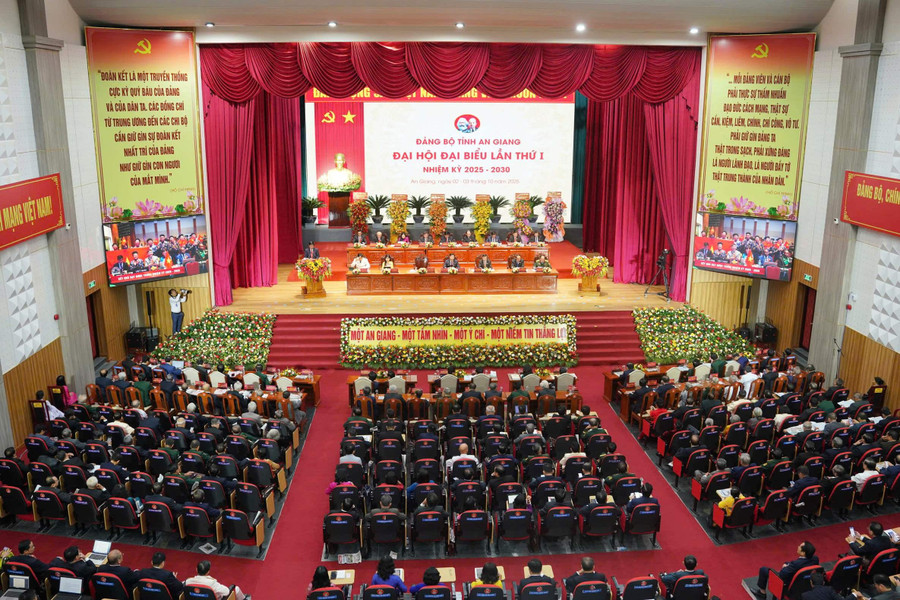 Quang cảnh Đại hội. daihoiag0.jpg
