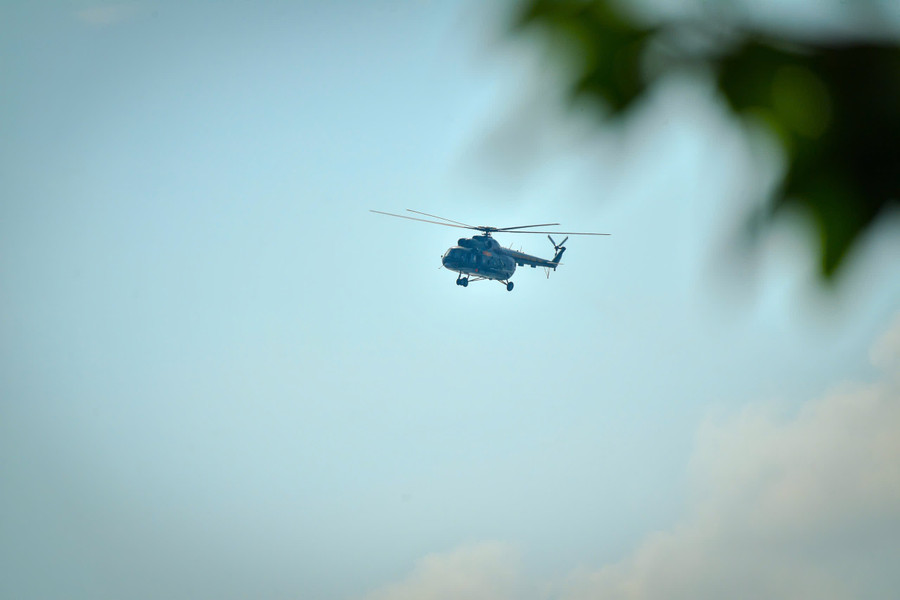 Các cán bộ, chiến sĩ không ngừng nâng cao chất lượng huấn luyện bay và bảo đảm an toàn bay. may-bay-cuu-nan-3.jpg