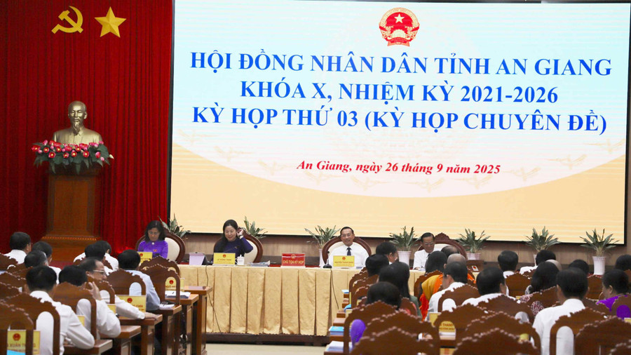 Quang cảnh kỳ họp.