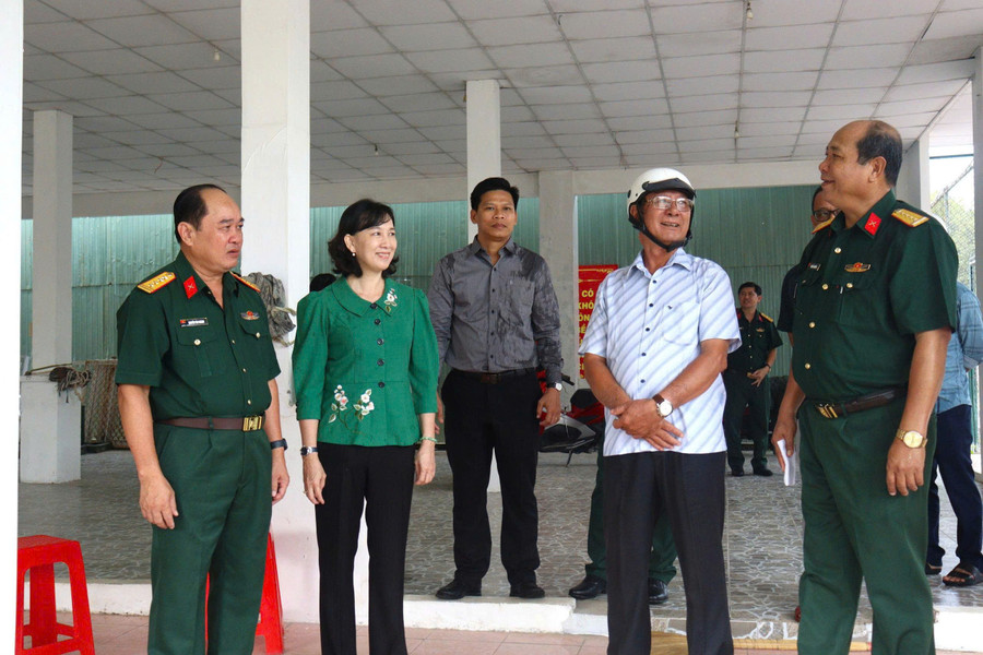 Đoàn kiểm tra số 5 khảo sát thực tế dự án thuộc Bộ Chỉ huy Quân sự tỉnh. (Ảnh: Phương Vũ) quan-su-tinh-0.jpg