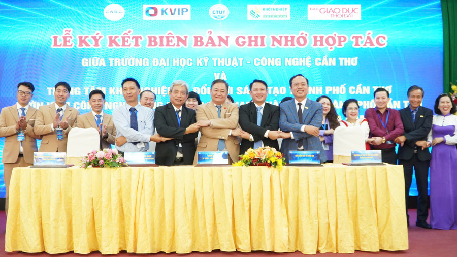 Lễ ký kết biên bản ghi nhớ hợp tác.