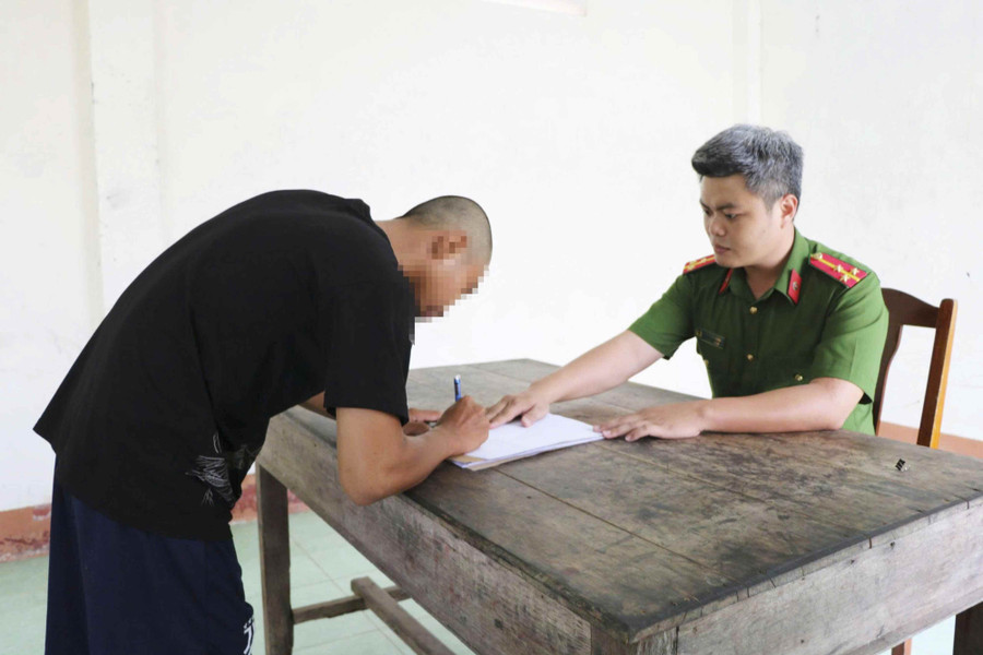 Đối tượng Nhân khai nhận toàn bộ hành vi phạm tội của mình. Ảnh: Tiến Dũng. hiep-dam-ag-1.jpg