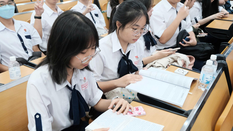 Cần Thơ có 222 thí sinh tham gia Đội tuyển học sinh giỏi THPT dự thi cấp Quốc gia. Ảnh: Yến Phương. hop-mat-0.jpg