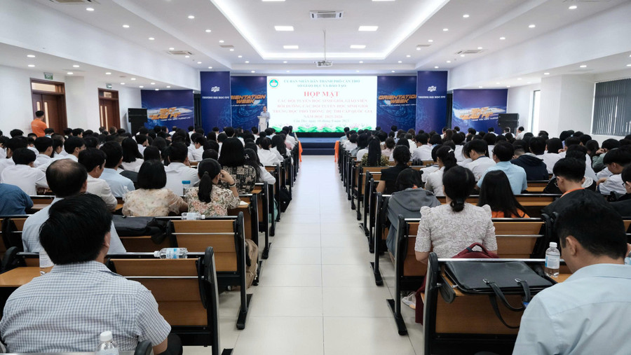 Quang cảnh buổi họp mặt. Ảnh: Yến Phương. hop-mat.jpg