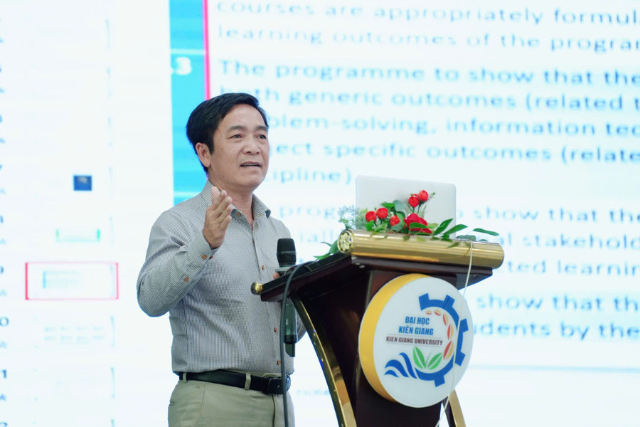 PGS.TS Nguyễn Trung Cang trình bày tổng quan về AUN-QA.