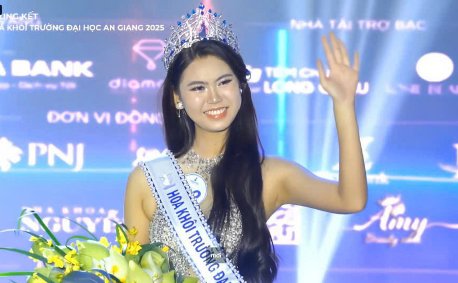 Tỏa sáng Đêm Chung kết, Trần Ngọc Lý trở thành Hoa khôi Trường Đại học An Giang 2025.