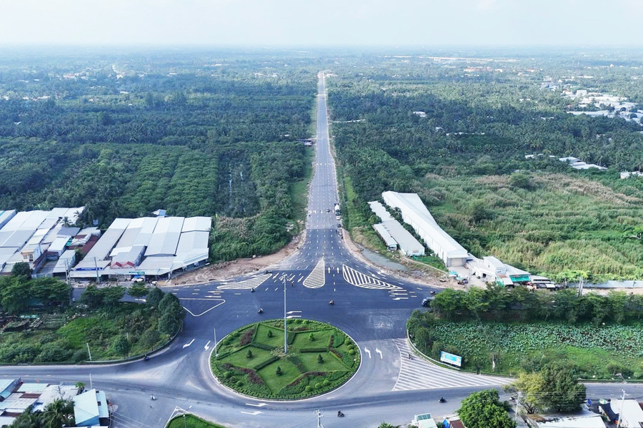 Từ vòng xoay Cái Cui, các phương tiện di chuyển vào nút giao IC2 để kết nối với cao tốc Cần Thơ – Cà Mau.