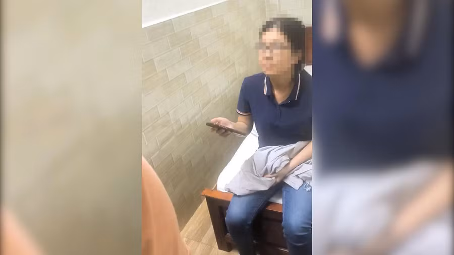 Nữ sinh được cơ quan Công an giải cứu tại khách sạn ở phường Ninh Kiều. Ảnh: Công an Cần Thơ.