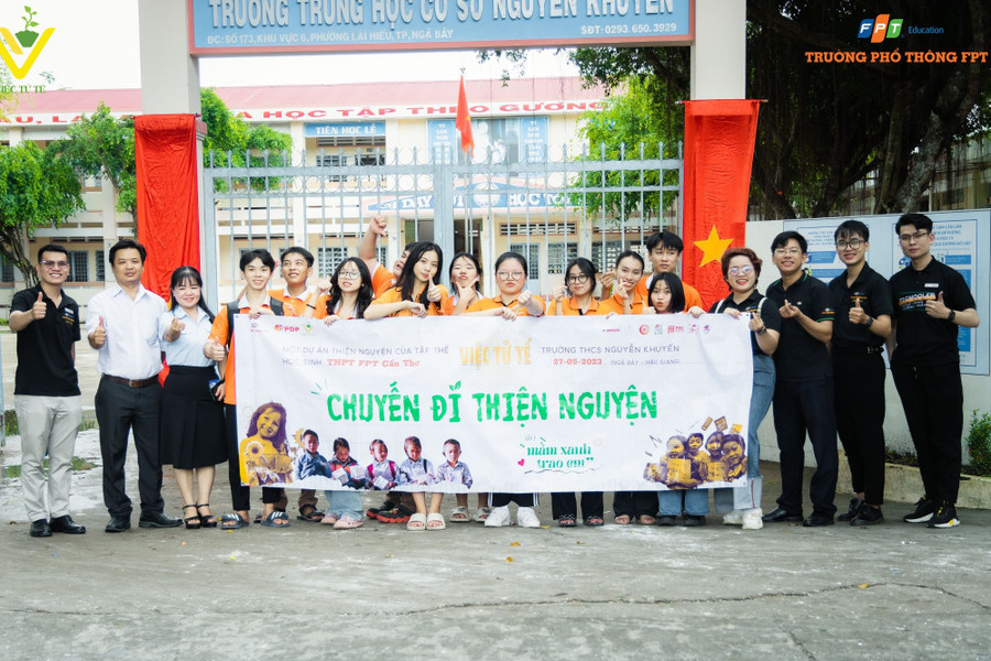 Phương Nghi tích cực tham gia các hoạt động của trường. Ảnh: NVCC. phuong-nghi.jpg