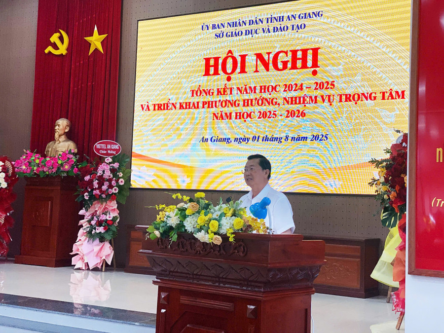 Ông Trần Quang Bảo, Giám đốc Sở GD&ĐT tỉnh An Giang phát biểu tại Hội nghị.