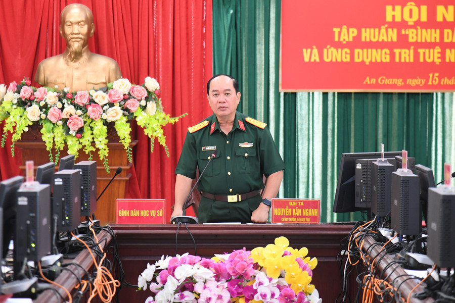 Đại tá Nguyễn Văn Ngành, Chỉ huy trưởng Bộ Chỉ huy Quân sự tỉnh An Giang phát biểu chỉ đạo Hội nghị. (Ảnh: Phương Vũ) tri-tue-nhan-tao-0.jpg