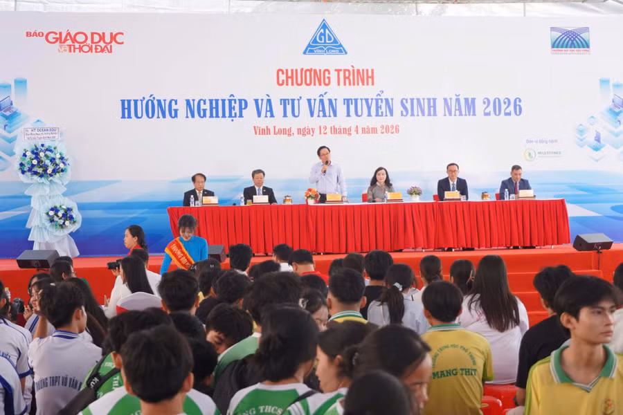 Sôi nổi Chương trình Hướng nghiệp và Tư vấn tuyển sinh tại Trường ĐH Cửu Long.