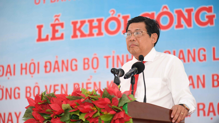 Ông Ngô Công Thức, Phó Chủ tịch UBND tỉnh An Giang phát biểu tại buổi lễ. khoi-cong-du-an-0-1205.jpg