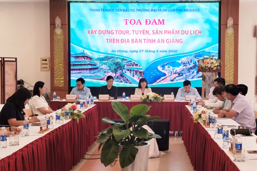 Tọa đàm Xây dựng tour, tuyến, sản phẩm du lịch trên địa bàn tỉnh An Giang. Ảnh: Vĩnh Thông