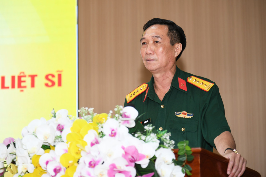 Đại tá Cao Minh Tâm, Phó Chính ủy Bộ Chỉ huy Quân sự tỉnh An Giang phát biểu chỉ đạo Hội nghị. (Ảnh: Phương Vũ) liet-si-0-9480.jpg