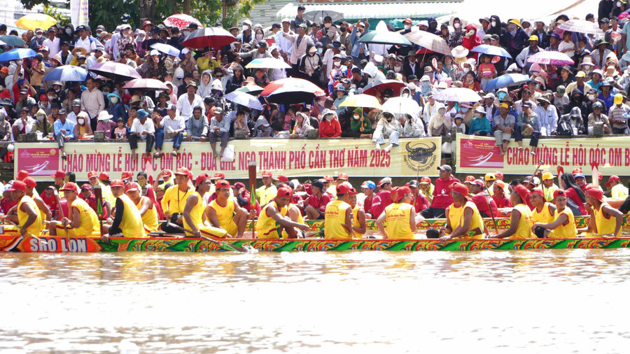 Sôi nổi Giải đua ghe Ngo TP Cần Thơ năm 2025.