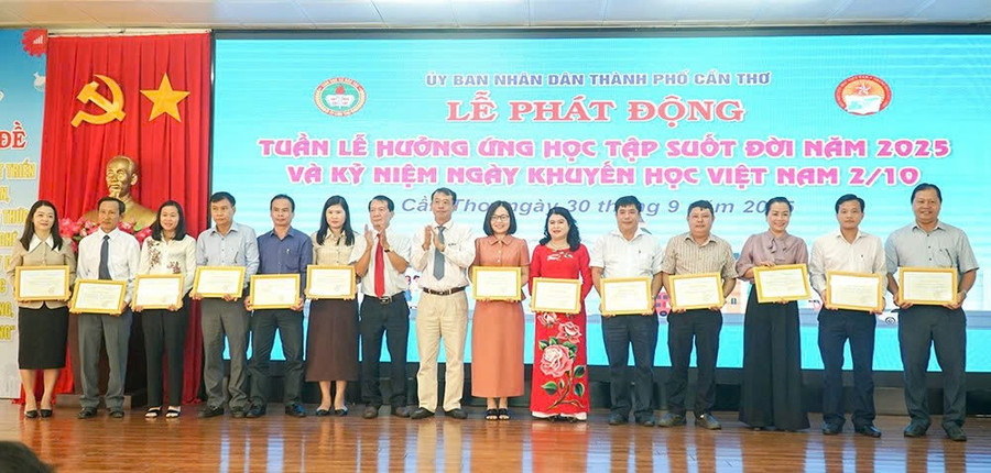 Lễ phát động Tuần lễ Hưởng ứng học tập suốt đời năm 2025 tại TP Cần Thơ.