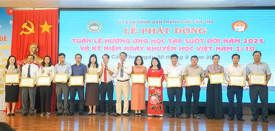 Lễ phát động Tuần lễ Hưởng ứng học tập suốt đời năm 2025 tại TP Cần Thơ.