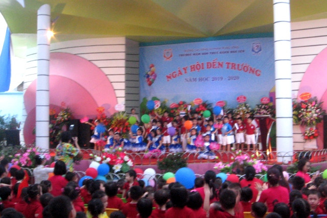 Chương trình văn nghệ của Trường Mầm non Hoa Sen