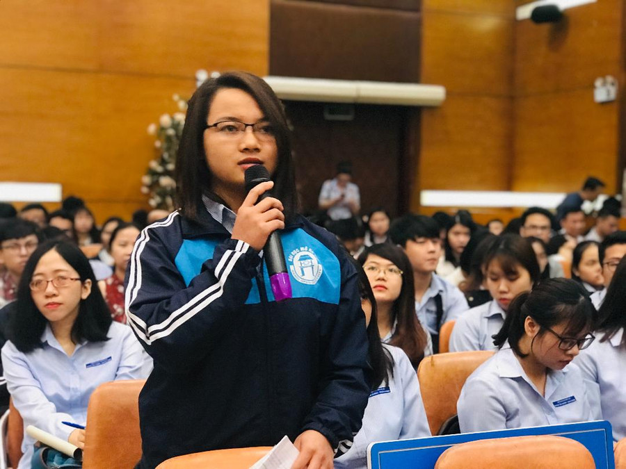 Những thắc mắc của SV đều được giải đáp thoả đáng Những thắc mắc của SV đều được giải đáp thoả đáng