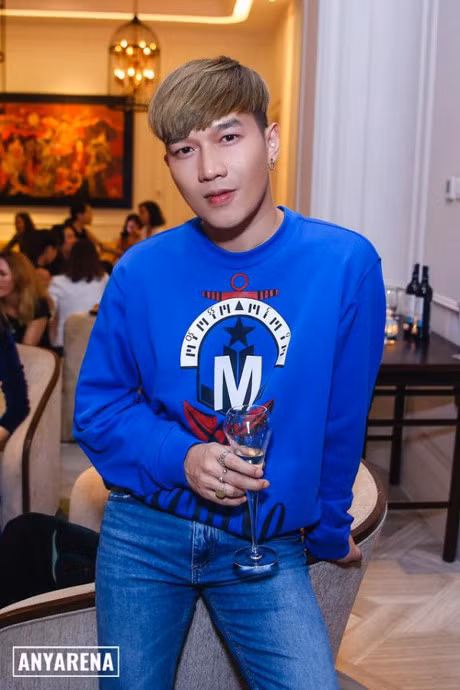 Stylist, nguoi mau da bat dau 