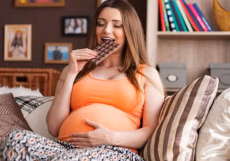 Tac dung bat ngo khi me bau moi ngay an mot thanh socola nho - Anh 2