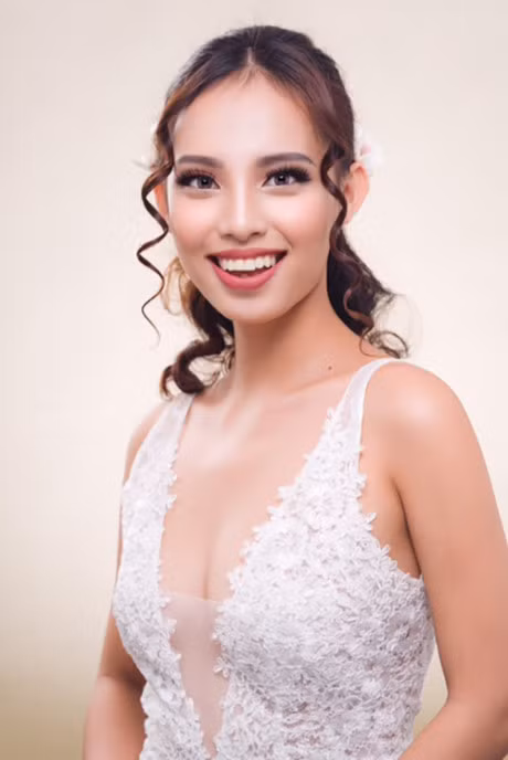 Goi y trang diem co dau phong cach co dien - Anh 2