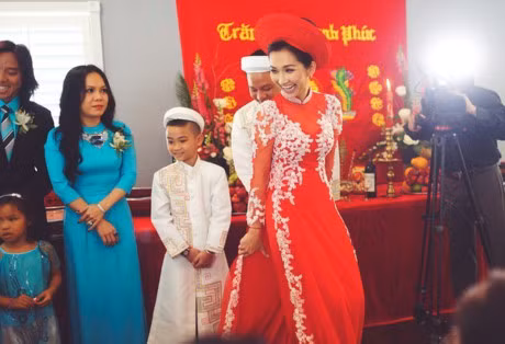 Ao dai do ngay an hoi khien nguoi ta phai nho mai cua sao Viet - Anh 16