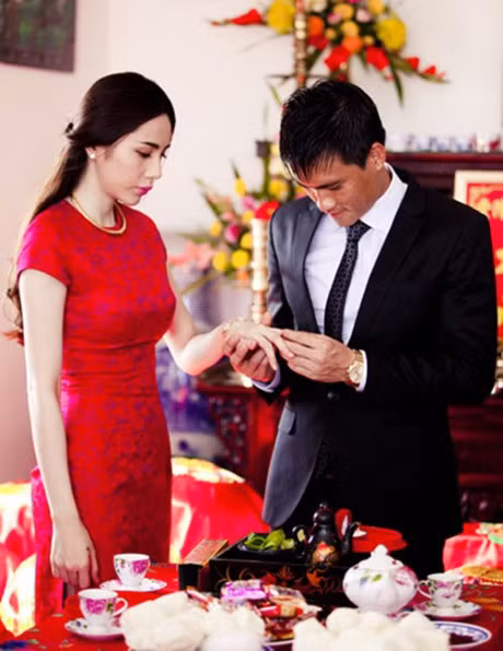 Ao dai do ngay an hoi khien nguoi ta phai nho mai cua sao Viet - Anh 6