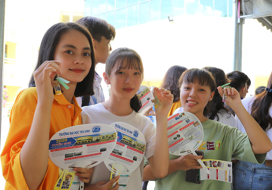 Nỗ lực mang cơ hội học tập chất lượng cho cộng đồng. Nỗ lực mang cơ hội học tập chất lượng cho cộng đồng.
