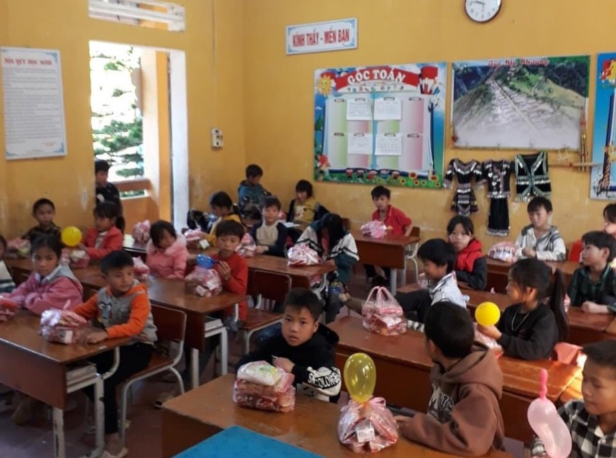 Khi trái tim kết nối yêu thương tới những trò nghèo vùng cao.