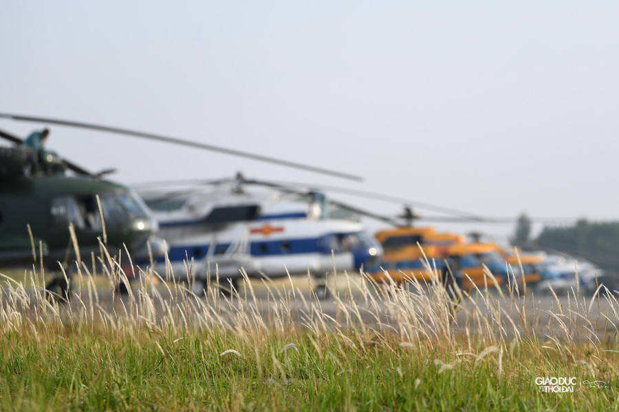 Buổi hợp luyện ngày 22/11 có sự góp mặt của đơn vị trực thăng thuộc Trung đoàn Không quân 916 (Hòa Lạc, Hà Nội). Buổi hợp luyện ngày 22/11 có sự góp mặt của đơn vị trực thăng thuộc Trung đoàn Không quân 916 (Hòa Lạc, Hà Nội).