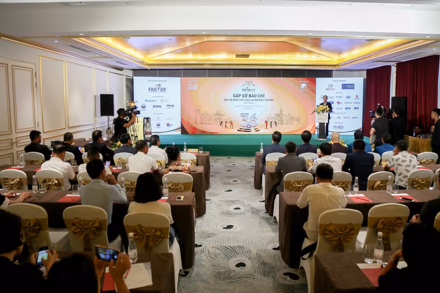 Toàn cảnh buổi gặp gỡ báo chí.