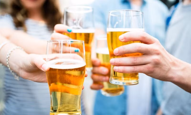 Viêm gan do rượu bia là tình trạng viêm và hoại tử tế bào gan