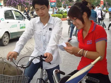 Thí sinh dự thi tốt nghiệp THPT năm 2011