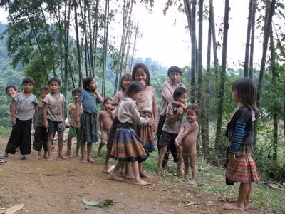 Trẻ em Phú Sơn còn gặp nhiều khó khăn trên con đường đến với tri thức Trẻ em Phú Sơn còn gặp nhiều khó khăn trên con đường đến với tri thức