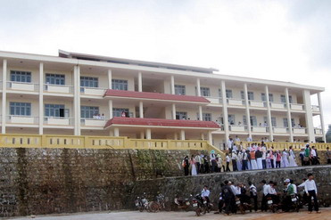 Những ngôi trường mọc lên ngày càng nhiều ở các huyện vùng xa