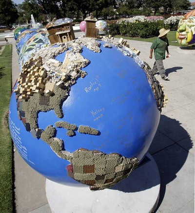 Triển lãm hỗ trợ dự án bảo vệ trái đất trước sự nóng lên toàn cầu (Los Angeles Mỹ)