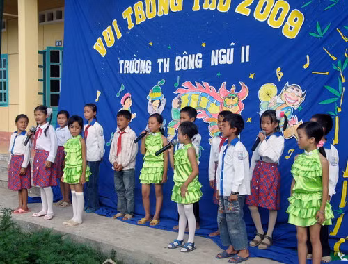 ...xem biểu diễn văn nghệ