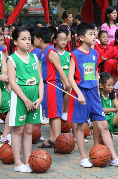 Khỏe mạnh để học tốt ảnh 1 Hoạt động thể chất rất quan trọng đối với lứa tuổi học đường