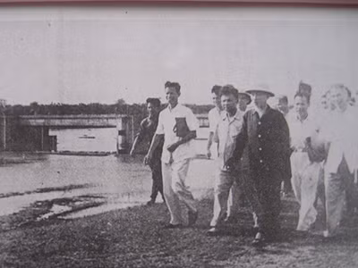 Bác Hồ về thăm đập Đáy năm 1962