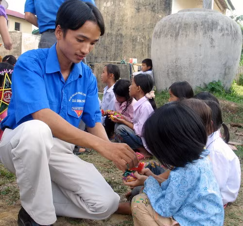 Ai cũng được nhận kẹo