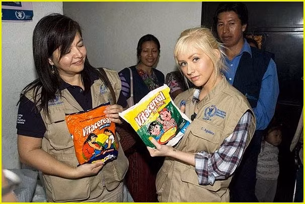 Christina Aguilera tình nguyện đến giúp đỡ trẻ em Guatemala ảnh 2
