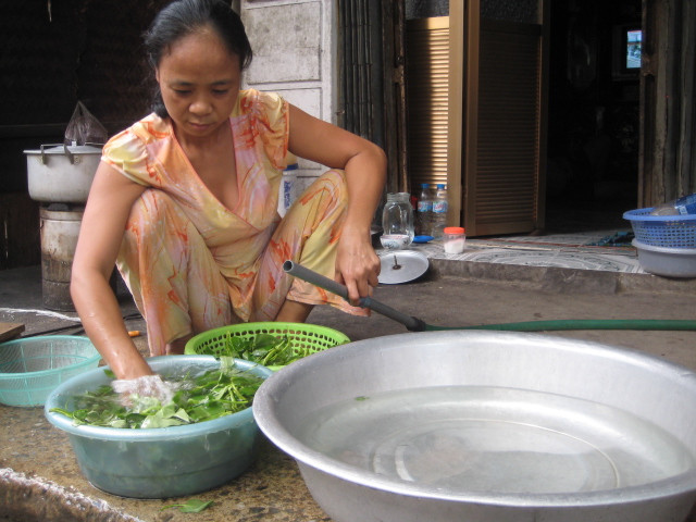 Hà Nội: Người dân xôn xao về tin tăng giá nước ảnh 2 Hà Nội: Người dân xôn xao về tin tăng giá nước ảnh 2