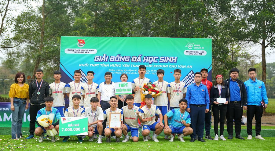 Giải Nhì là Trường THPT Nguyễn Công Hoan.