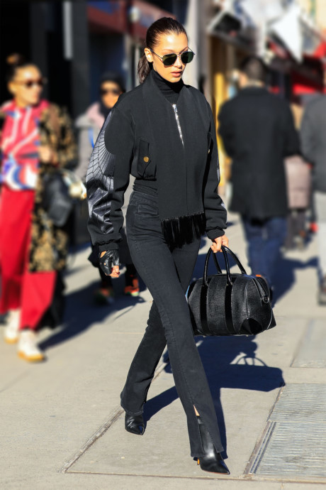 Bộ sưu tập quần jean phá cách của Bella Hadid - Ảnh 1 Bo suu tap quan jean pha cach cua Bella Hadid - Anh 1