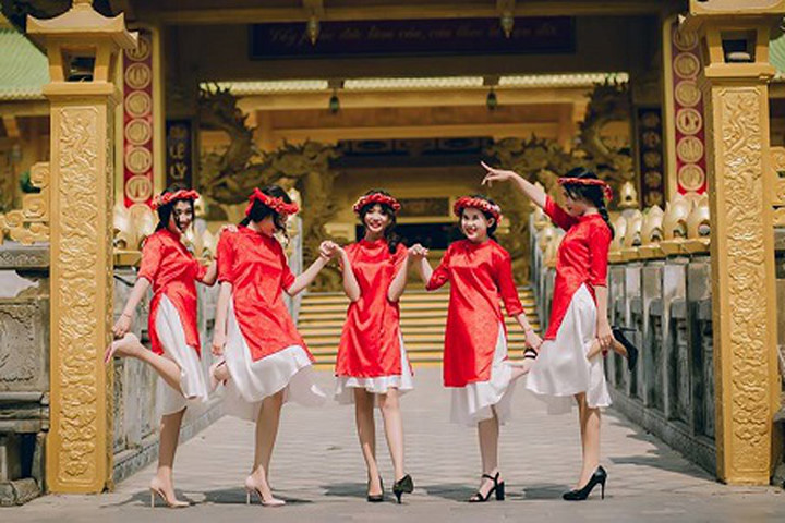"Ngũ long công chúa" Bình Dương chụp ảnh đón Tết siêu đáng yêu
