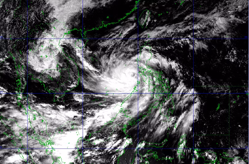 Hình ảnh mới nhất về cơn bão số 9 - Molave